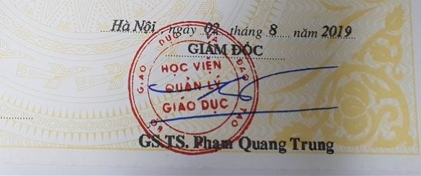 Chữ ký ông Phạm Quang Trung