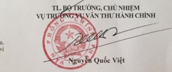 Chữ ký ông Nguyễn Quốc Việt