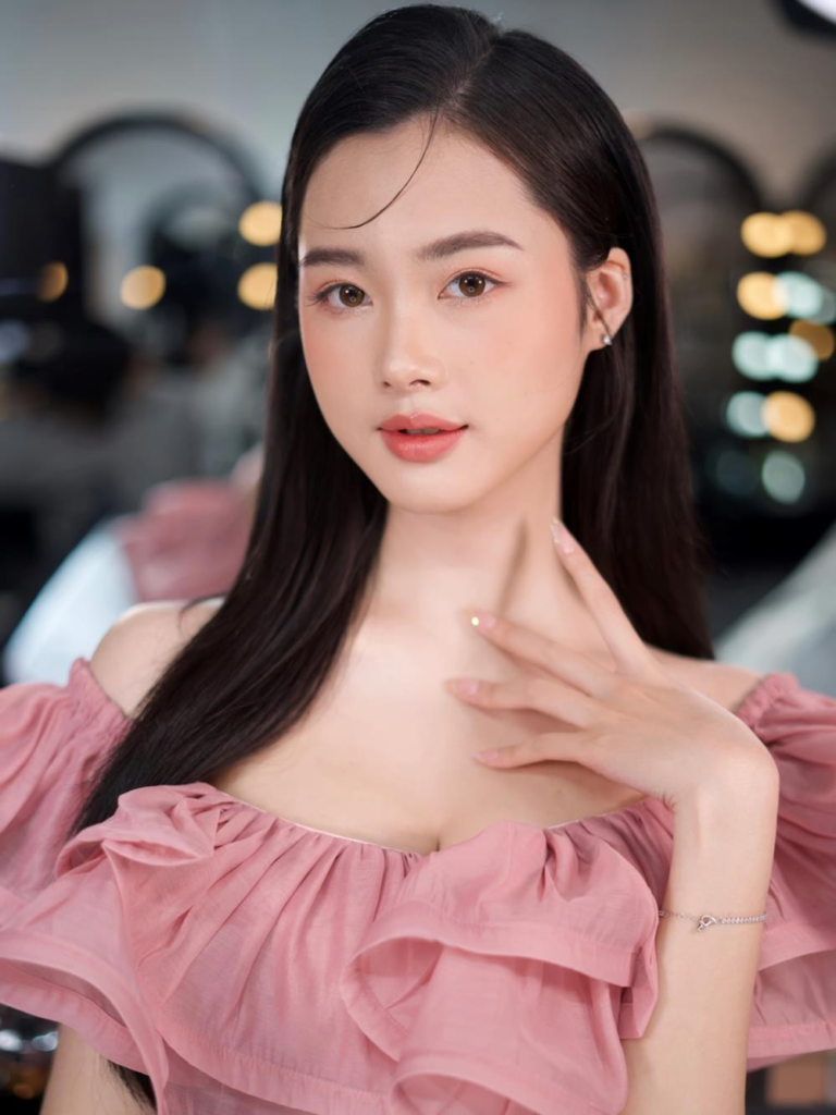 Trần Hà Linh là ai?