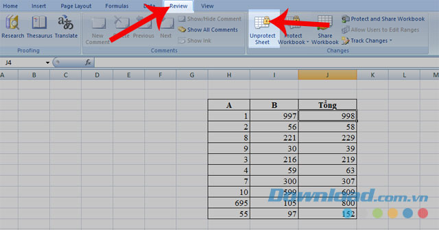 Click chuột vào Unprotect Sheet