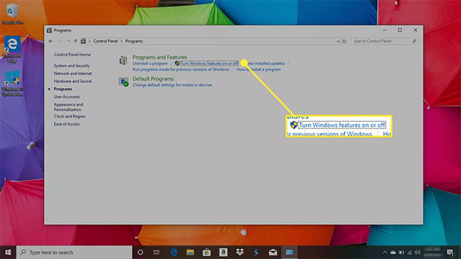 tftp-trivial-file-transfer-protocol-3 Chọn Turn Windows features on or off